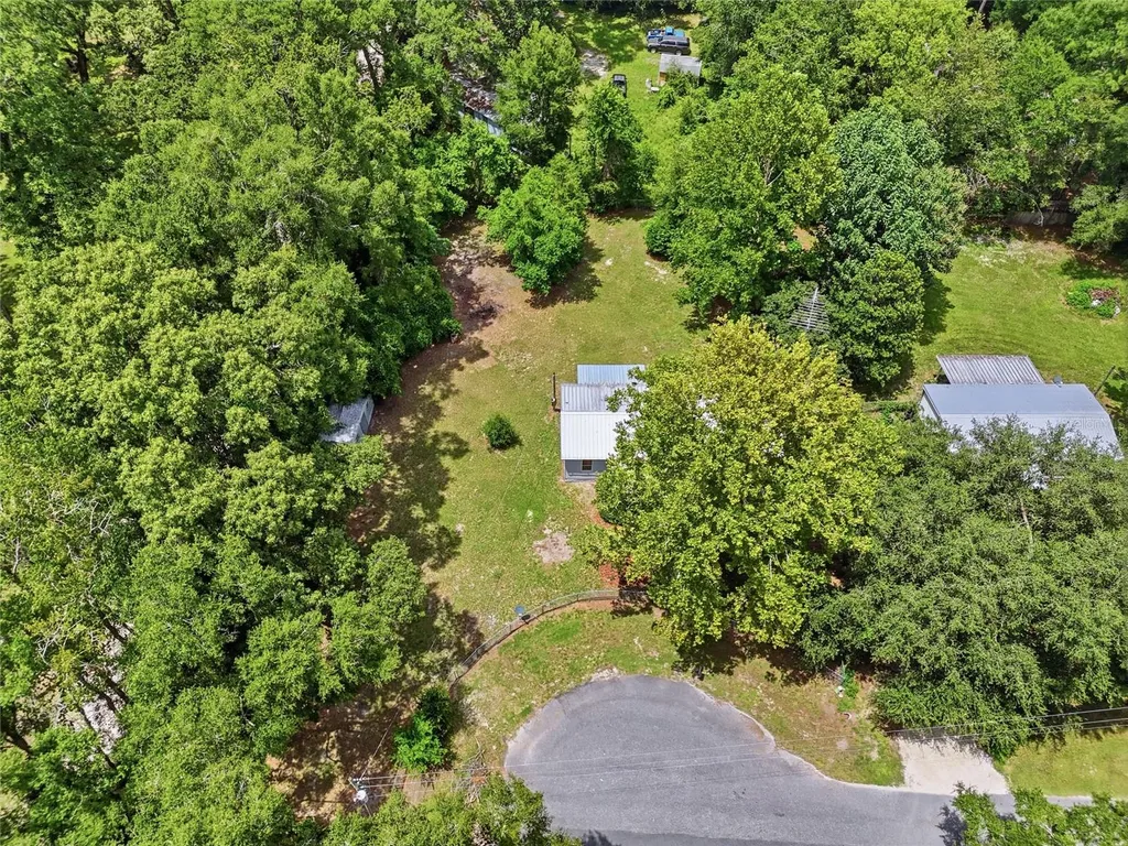 187 SW Peach Glen High Springs FL 32643