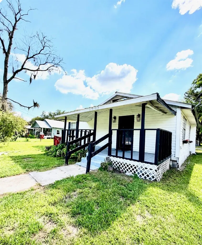 1505 N Orange Street Plant City FL 33563
