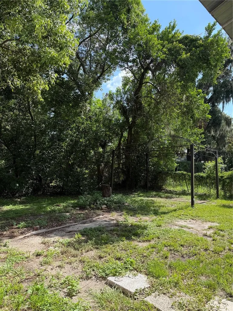 1505 N Orange Street Plant City FL 33563