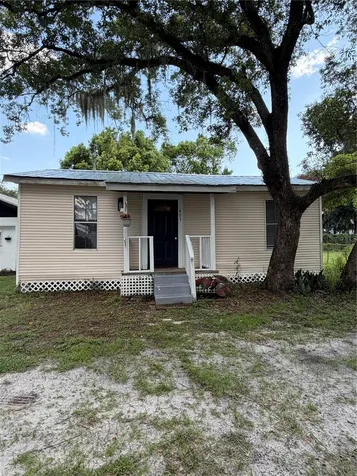 1505 N Orange Street Plant City FL 33563