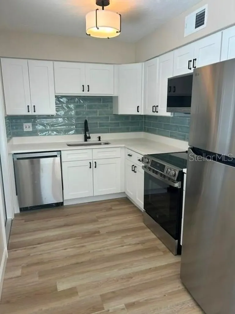 3066 66th Way N St Petersburg FL 33710