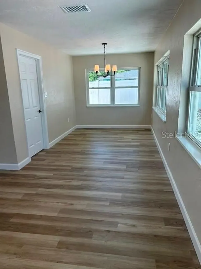 3066 66th Way N St Petersburg FL 33710