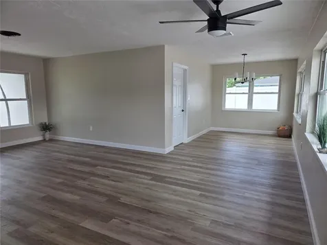 3066 66th Way N St Petersburg FL 33710
