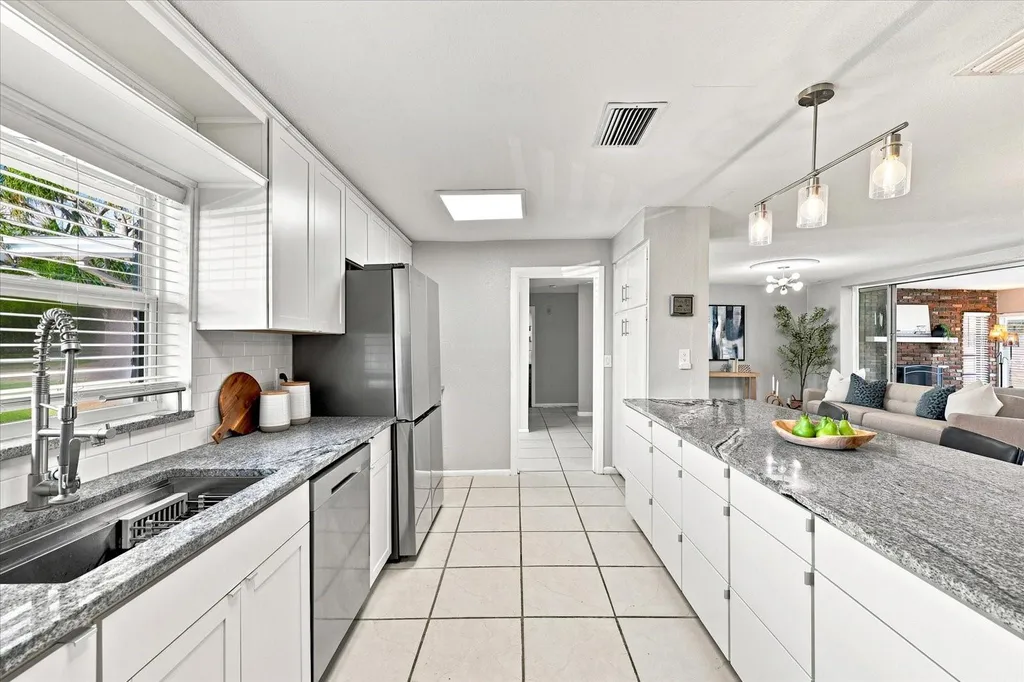 1354 62nd Avenue S St Petersburg FL 33705