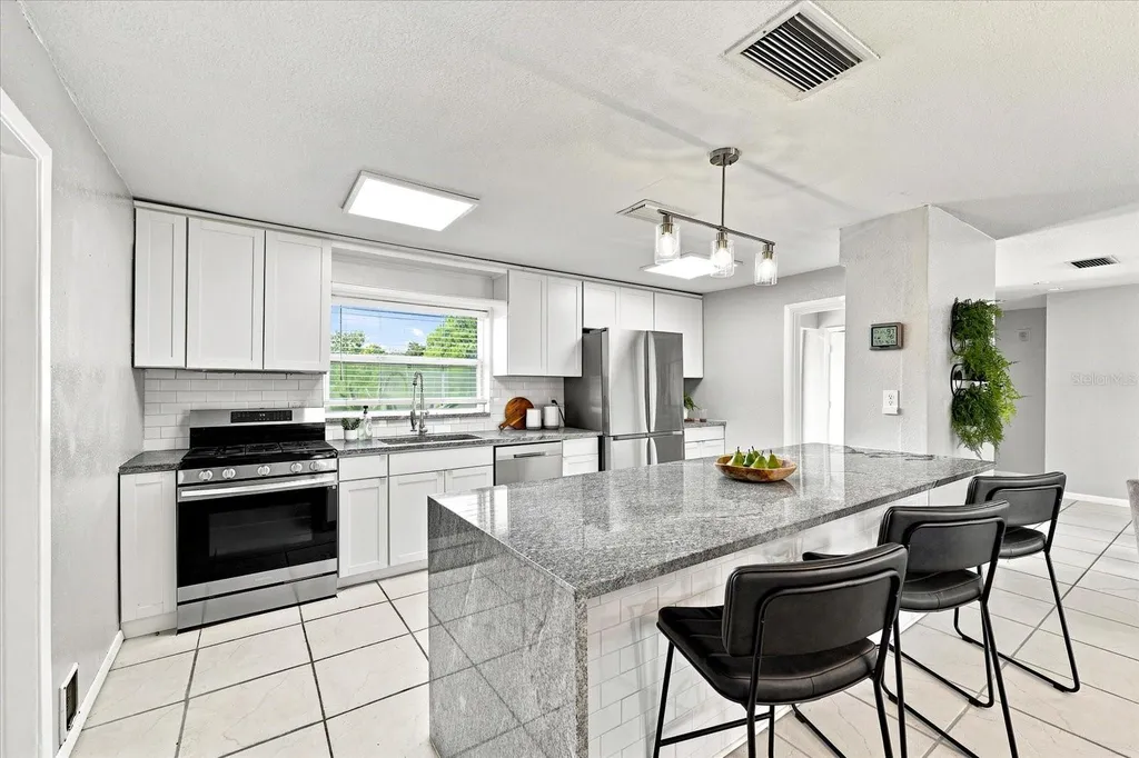 1354 62nd Avenue S St Petersburg FL 33705