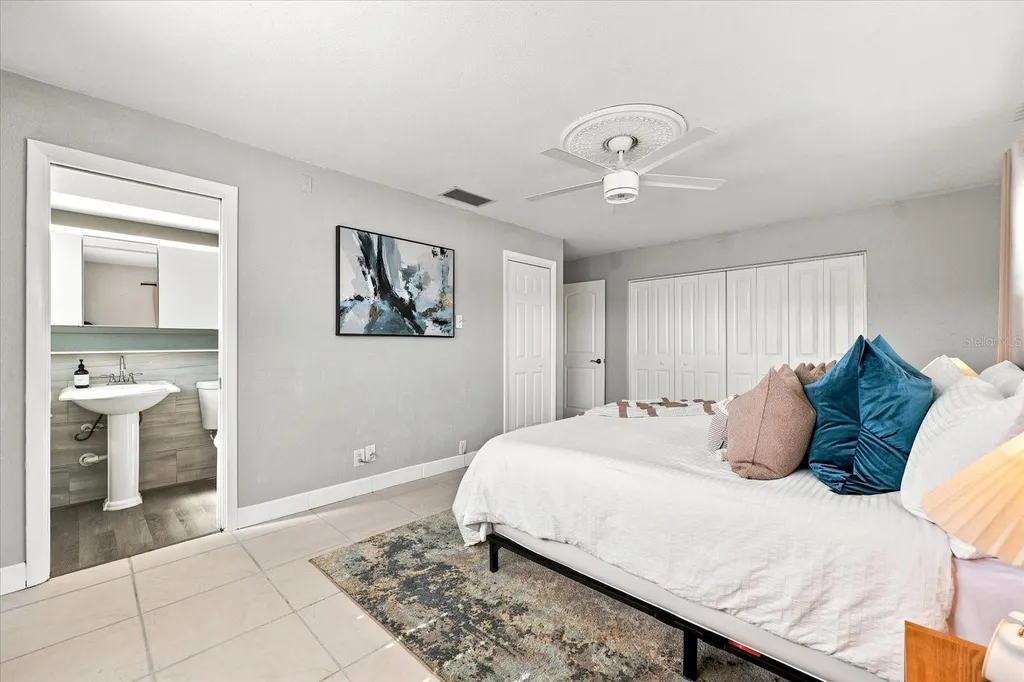 1354 62nd Avenue S St Petersburg FL 33705