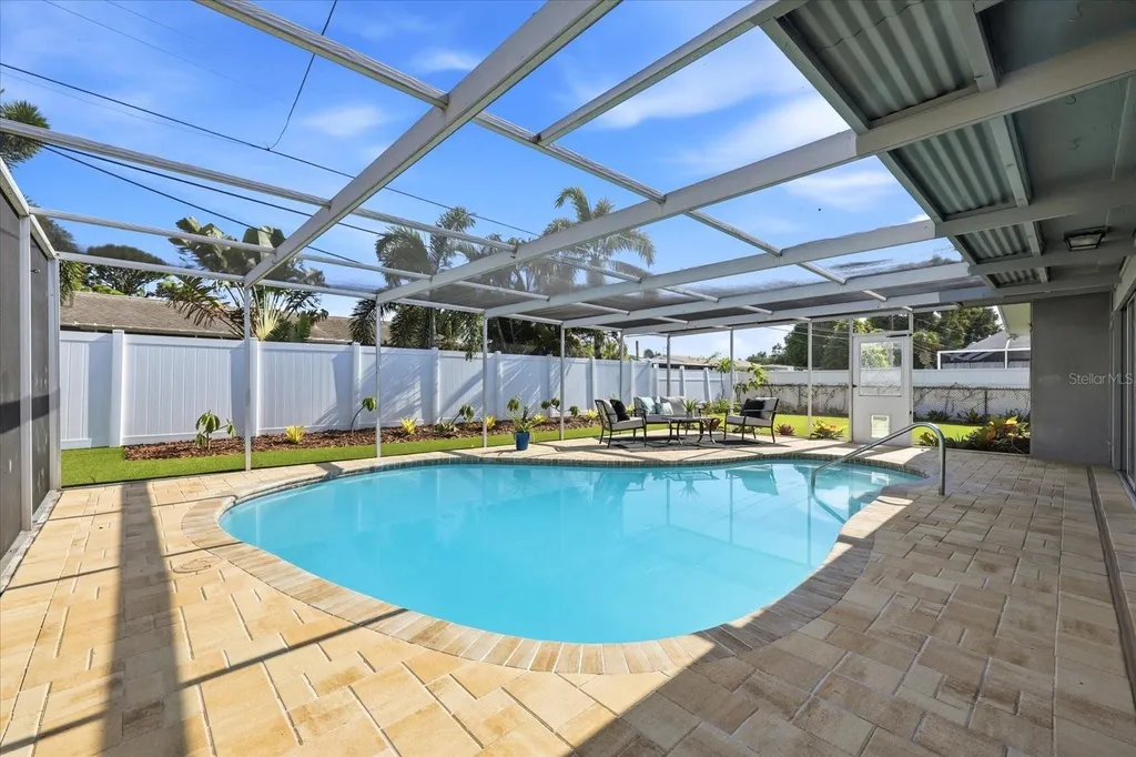 1354 62nd Avenue S St Petersburg FL 33705