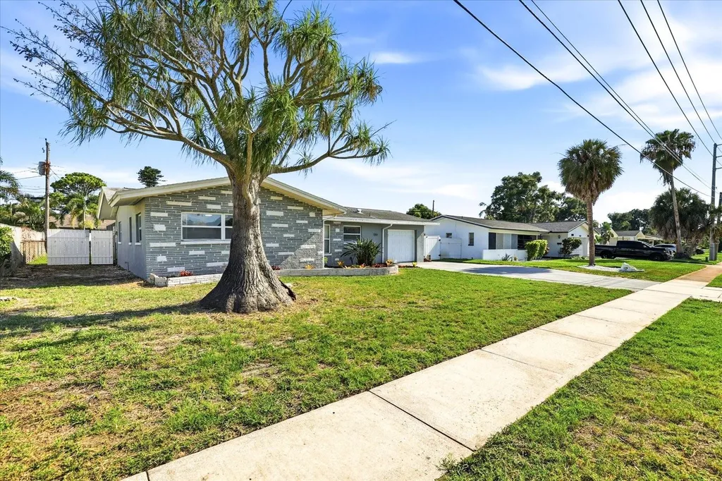 1354 62nd Avenue S St Petersburg FL 33705