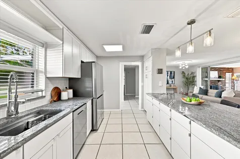 1354 62nd Avenue S St Petersburg FL 33705