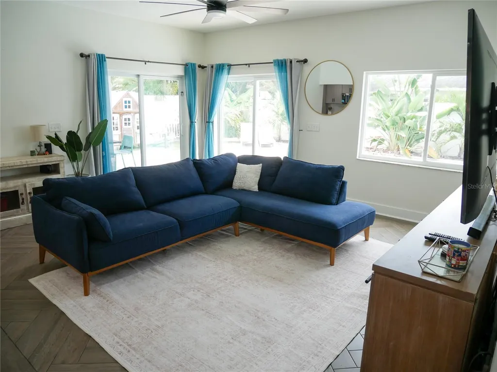 8280 32nd Avenue N St Petersburg FL 33710