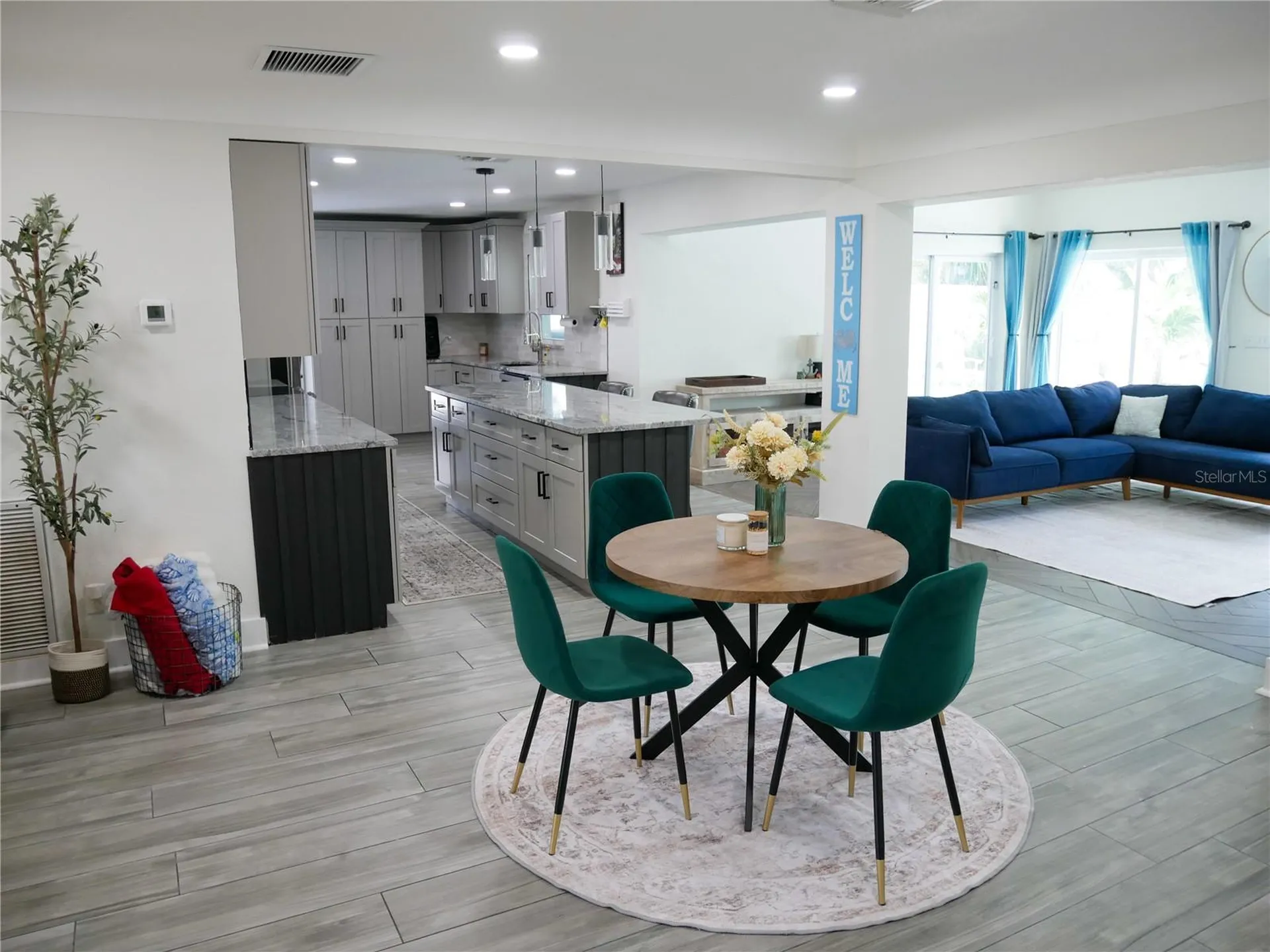 8280 32nd Avenue N St Petersburg FL 33710