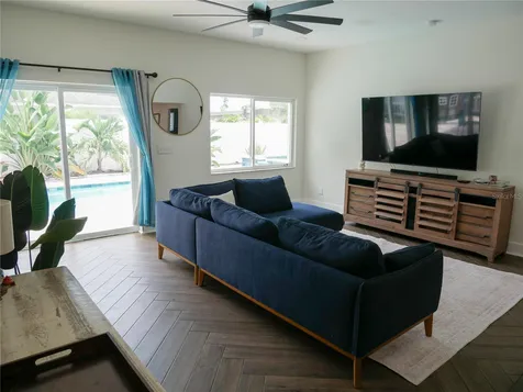 8280 32nd Avenue N St Petersburg FL 33710