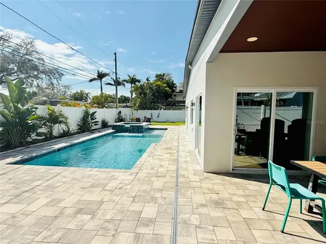 8280 32nd Avenue N St Petersburg FL 33710