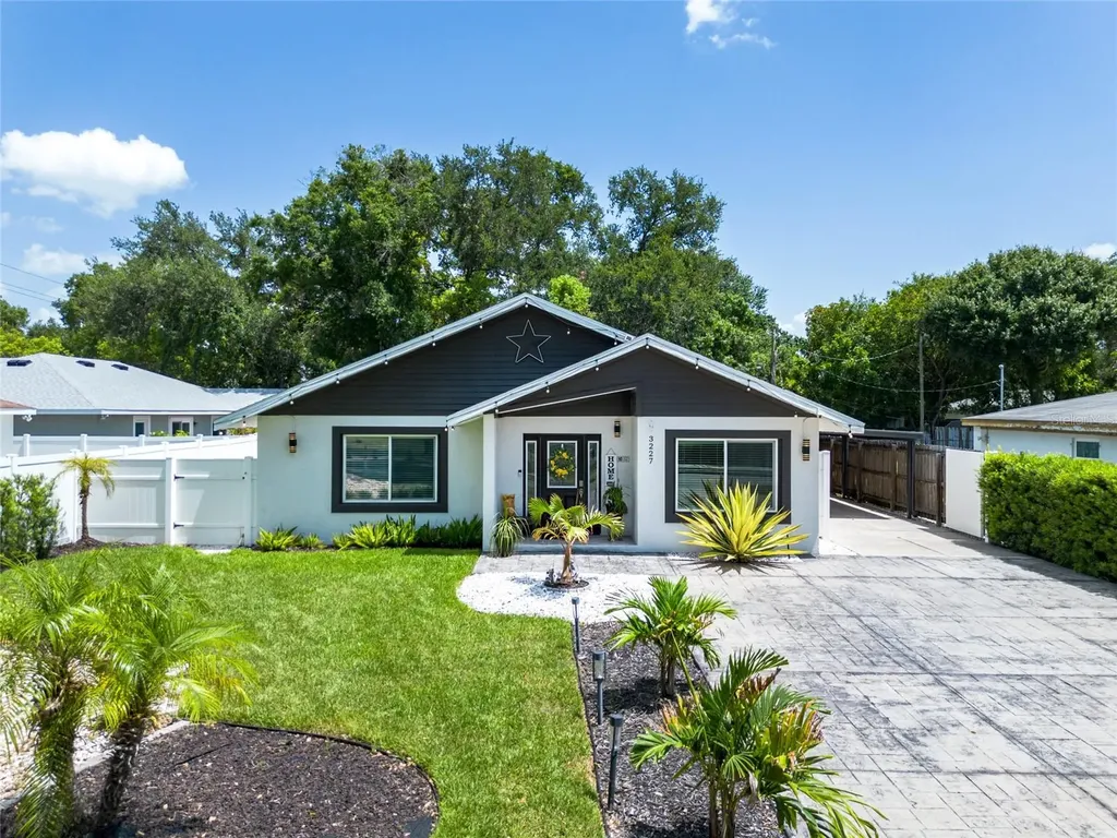3227 W Spruce Street Tampa FL 33607