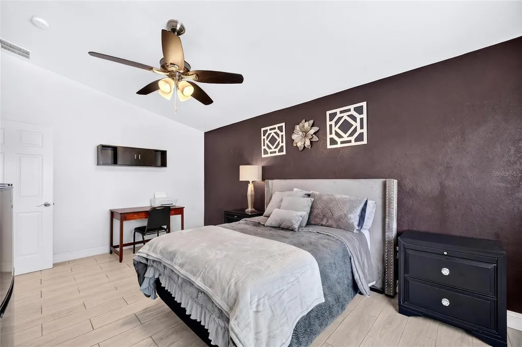 3227 W Spruce Street Tampa FL 33607