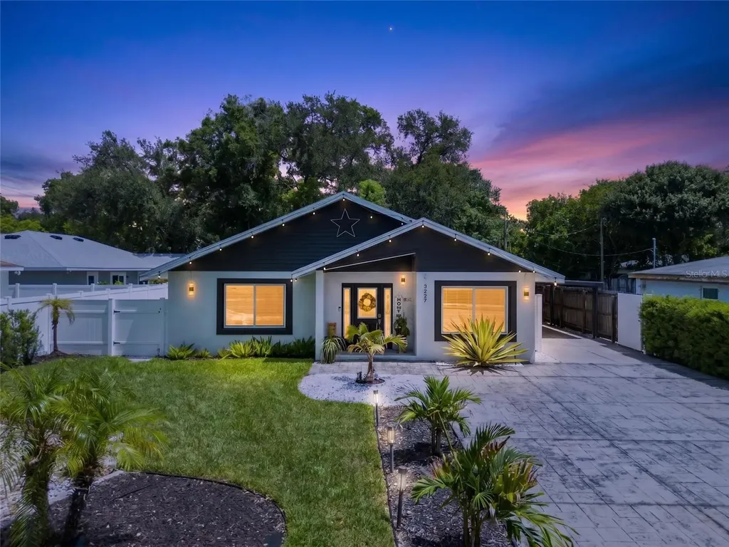 3227 W Spruce Street Tampa FL 33607