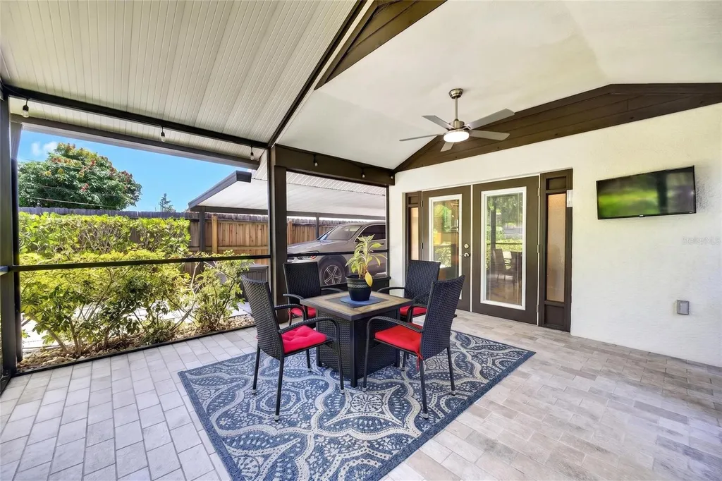 3227 W Spruce Street Tampa FL 33607