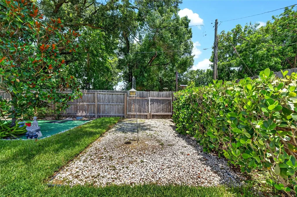 3227 W Spruce Street Tampa FL 33607