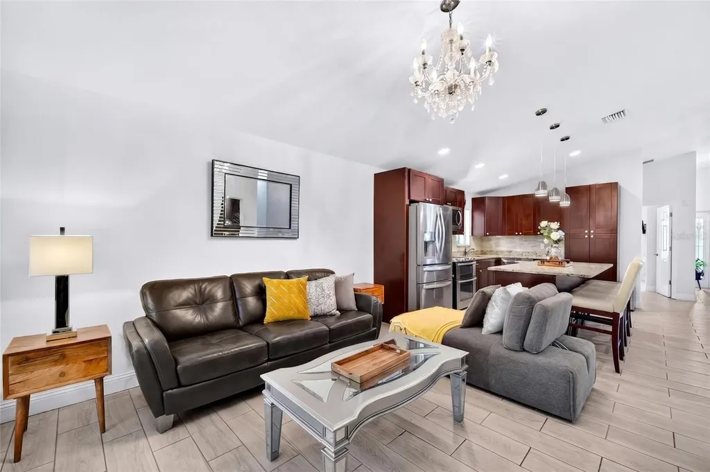 3227 W Spruce Street Tampa FL 33607
