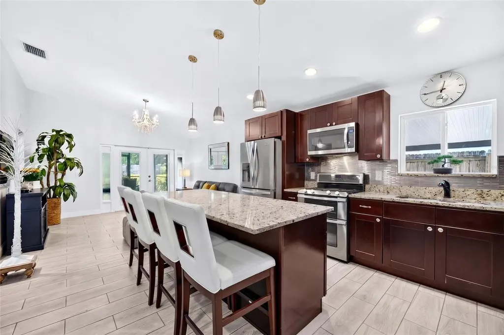 3227 W Spruce Street Tampa FL 33607