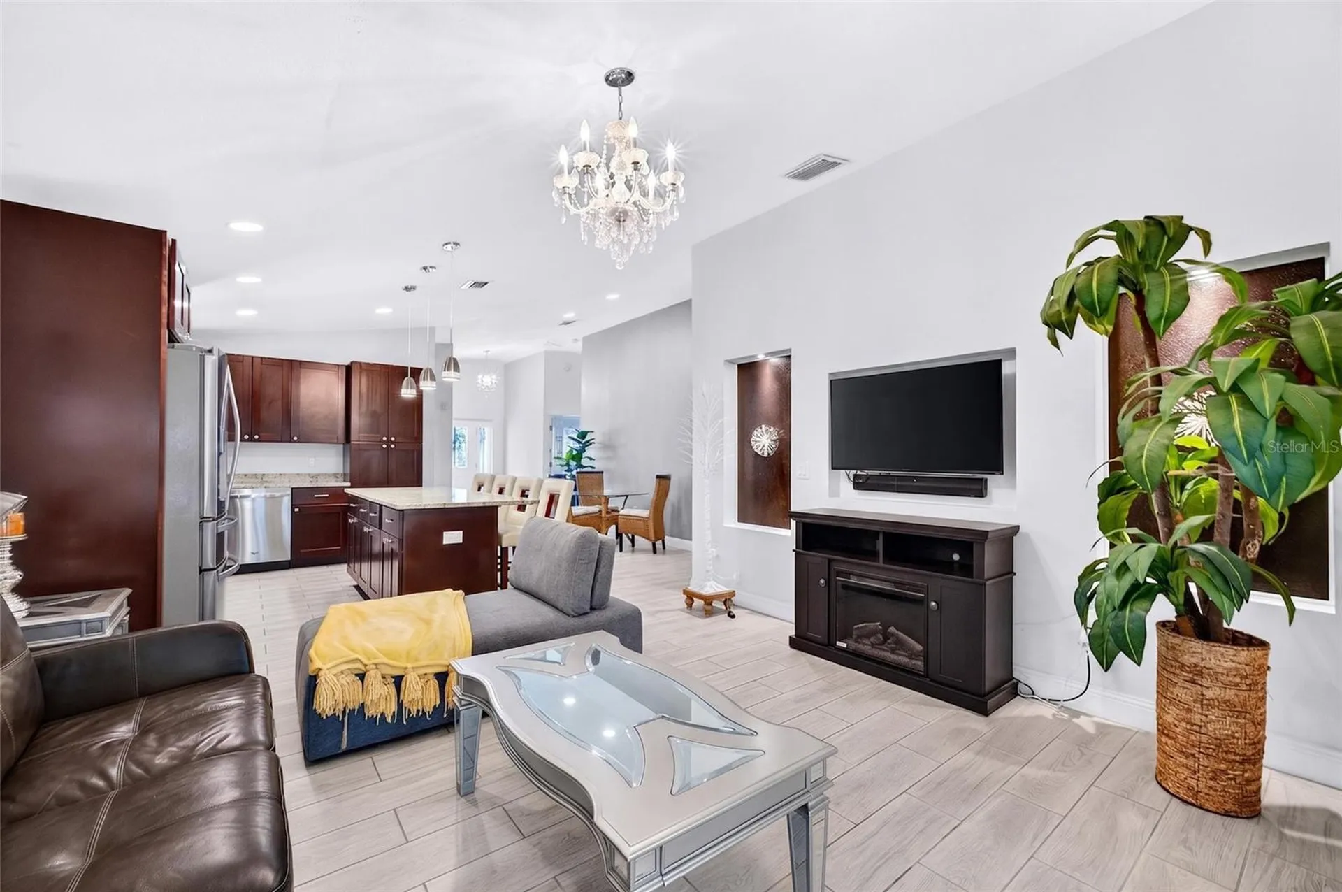 3227 W Spruce Street Tampa FL 33607
