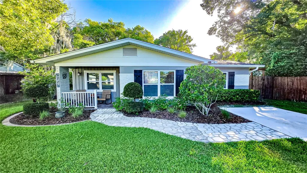 5725 14th Street Zephyrhills FL 33542