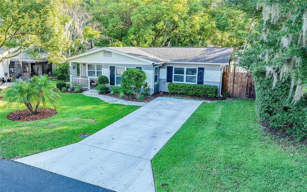 5725 14th Street Zephyrhills FL 33542