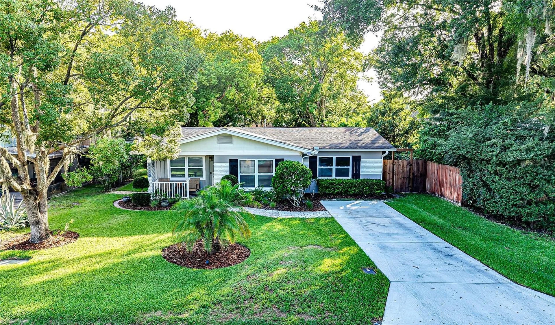 5725 14th Street Zephyrhills FL 33542
