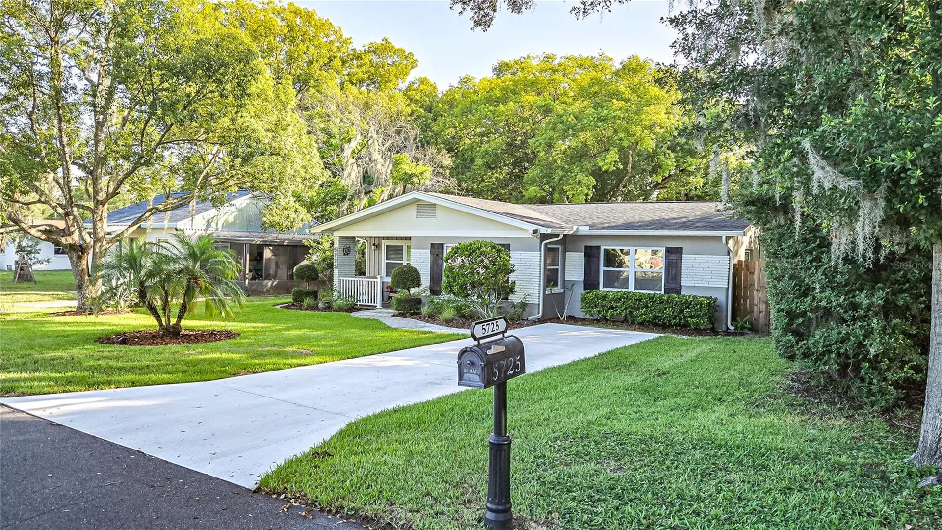 5725 14th Street Zephyrhills FL 33542