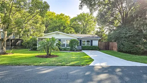 5725 14th Street Zephyrhills FL 33542