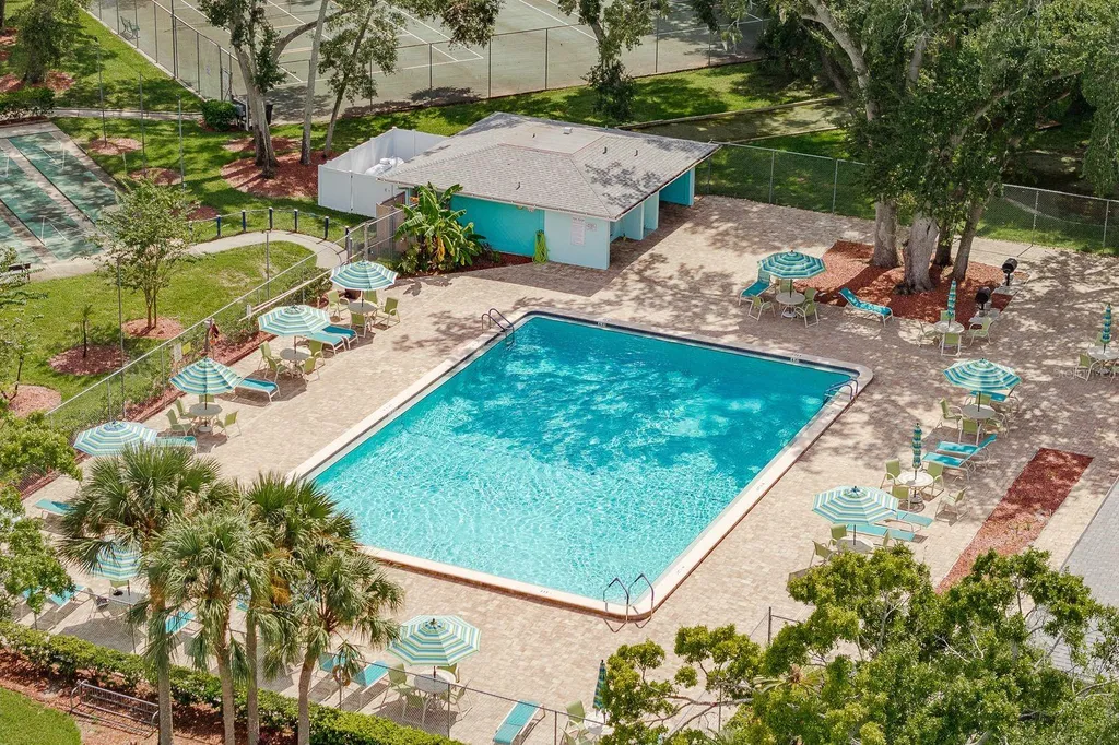 3295 Fox Chase Circle N Palm Harbor FL 34683