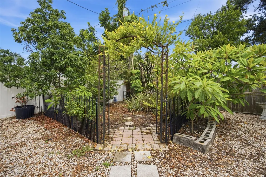 3328 Barstow Street Sarasota FL 34235