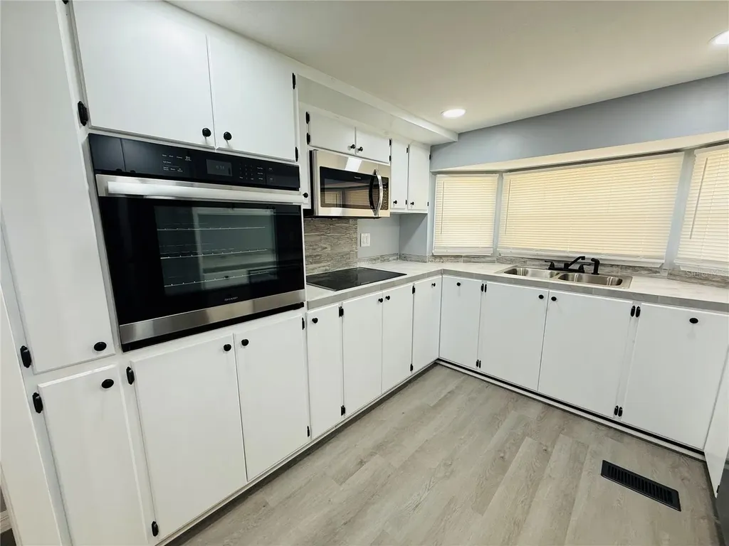 4851 W Gandy Boulevard Tampa FL 33611