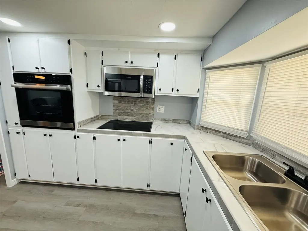 4851 W Gandy Boulevard Tampa FL 33611