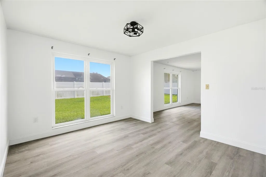 2022 Tanglewood Drive NE St Petersburg FL 33702