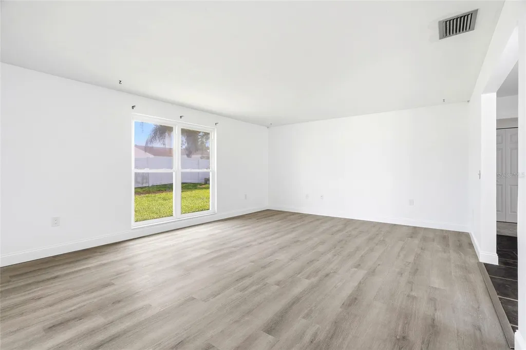 2022 Tanglewood Drive NE St Petersburg FL 33702