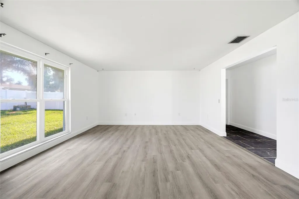 2022 Tanglewood Drive NE St Petersburg FL 33702