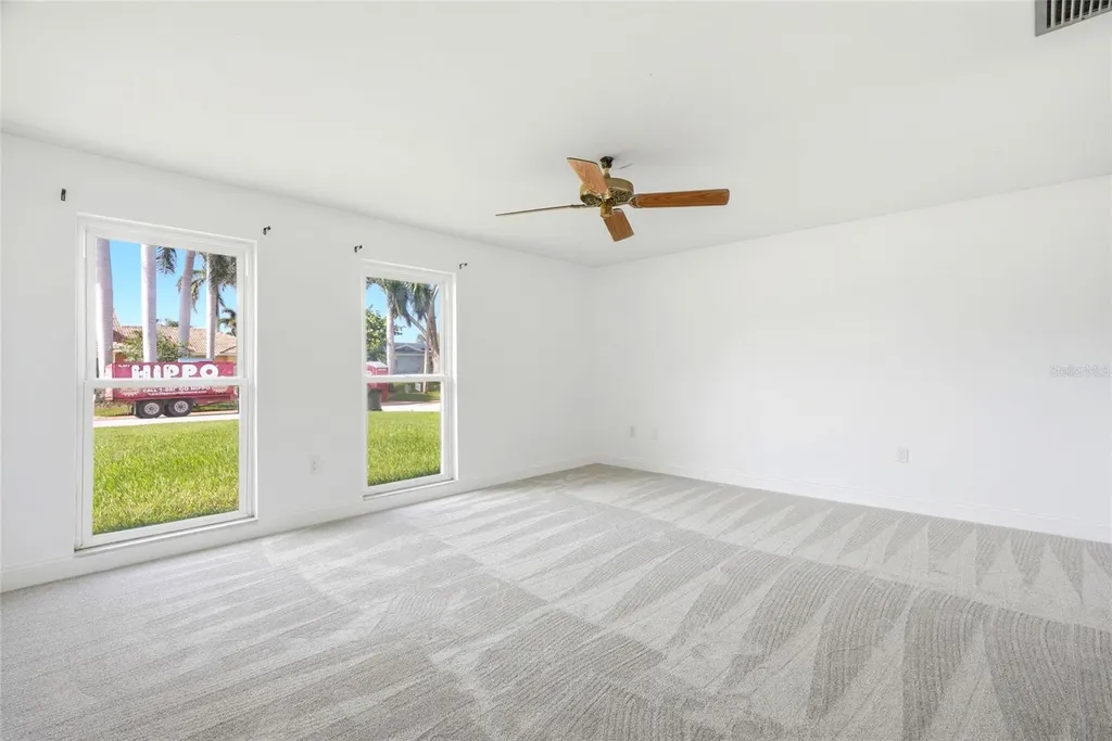 2022 Tanglewood Drive NE St Petersburg FL 33702