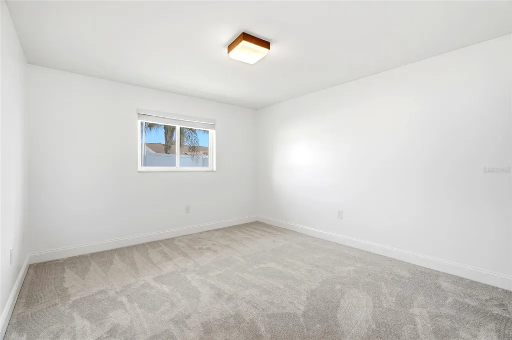 2022 Tanglewood Drive NE St Petersburg FL 33702