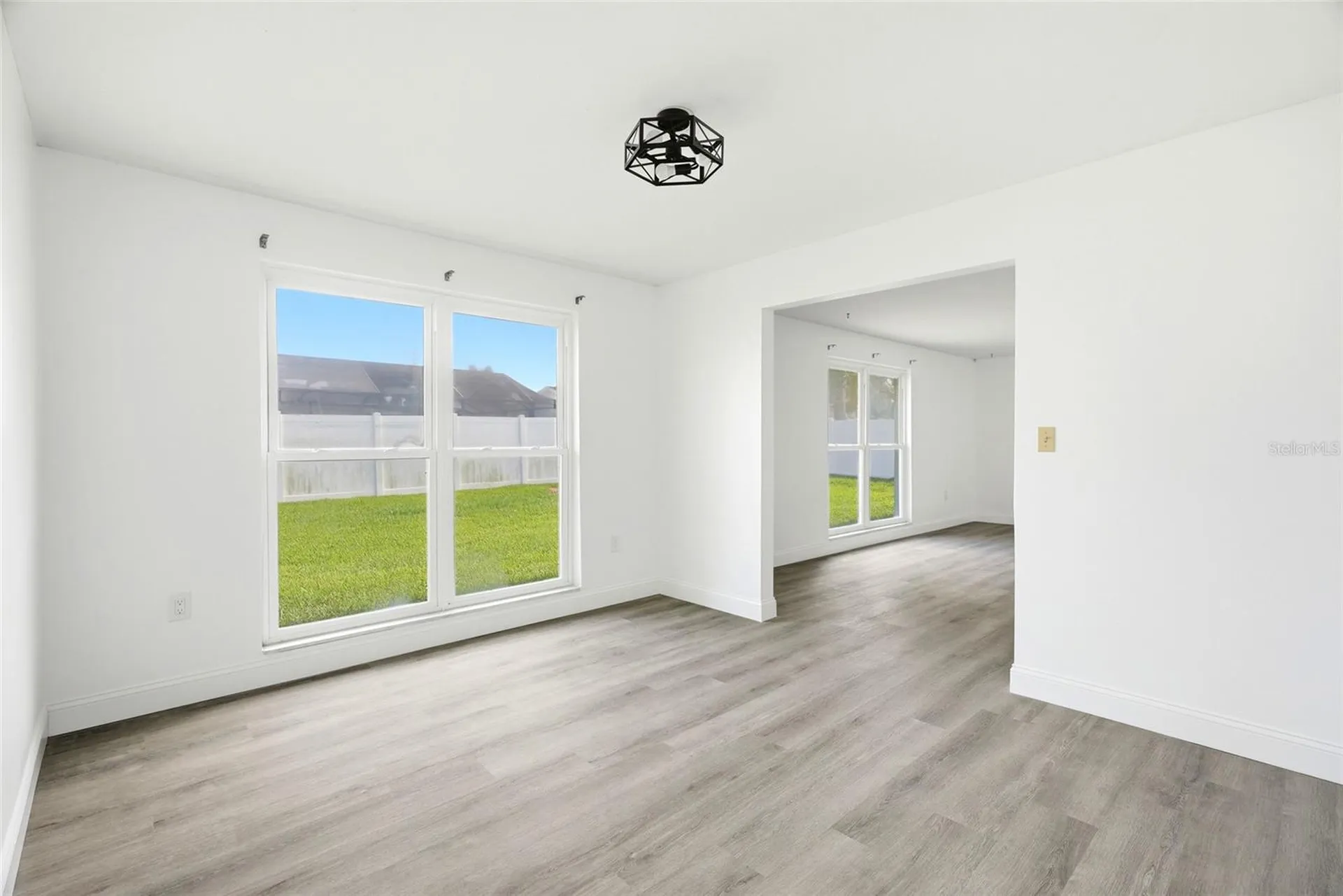 2022 Tanglewood Drive NE St Petersburg FL 33702