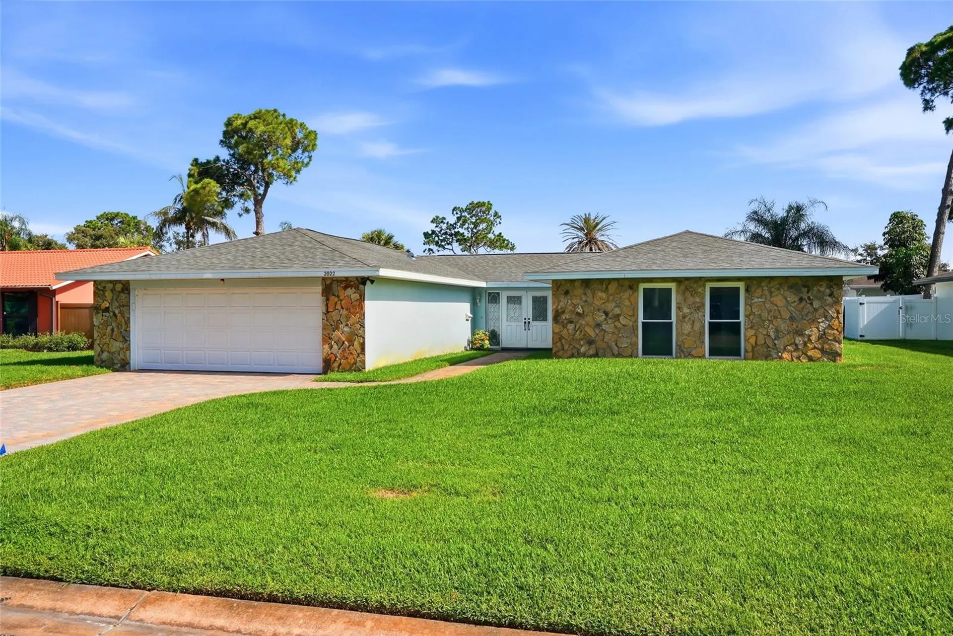 2022 Tanglewood Drive NE St Petersburg FL 33702