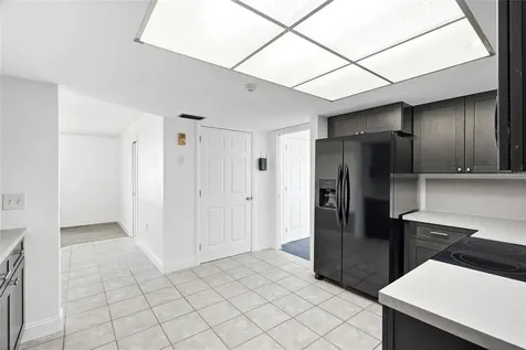 2022 Tanglewood Drive NE St Petersburg FL 33702