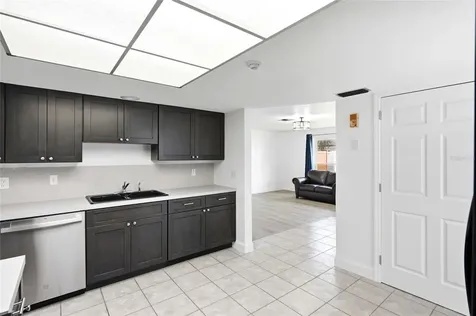 2022 Tanglewood Drive NE St Petersburg FL 33702