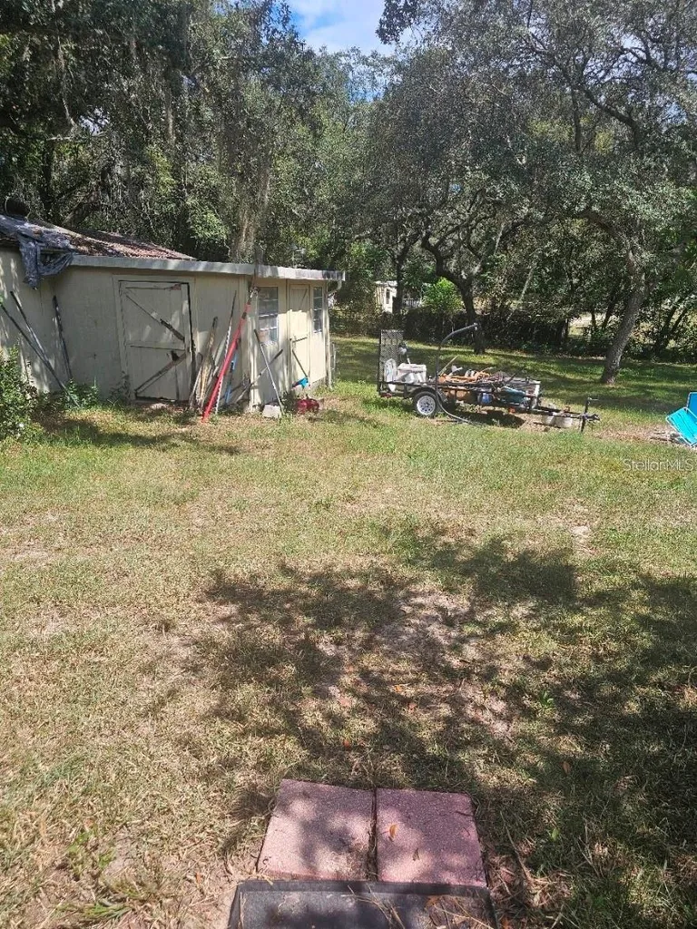18111 SE 24th Street Silver Springs FL 34488