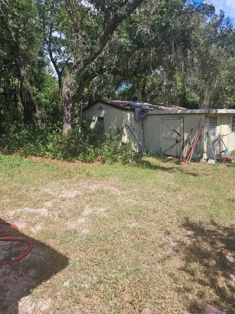 18111 SE 24th Street Silver Springs FL 34488