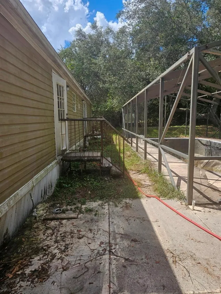 18111 SE 24th Street Silver Springs FL 34488