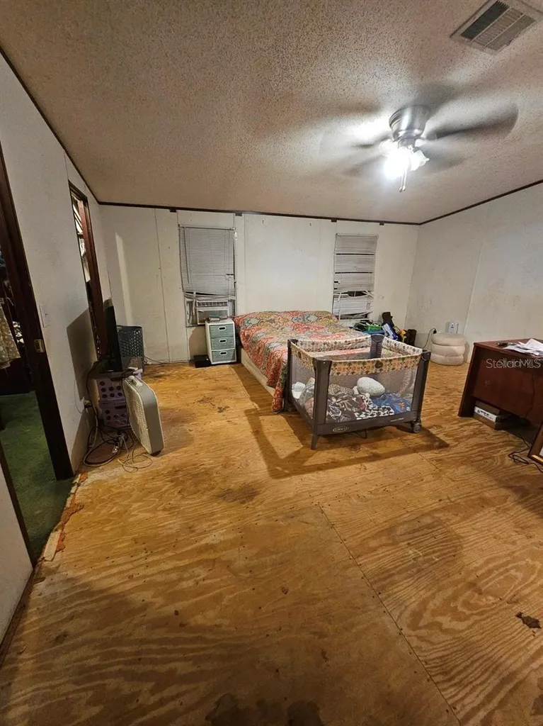 18111 SE 24th Street Silver Springs FL 34488