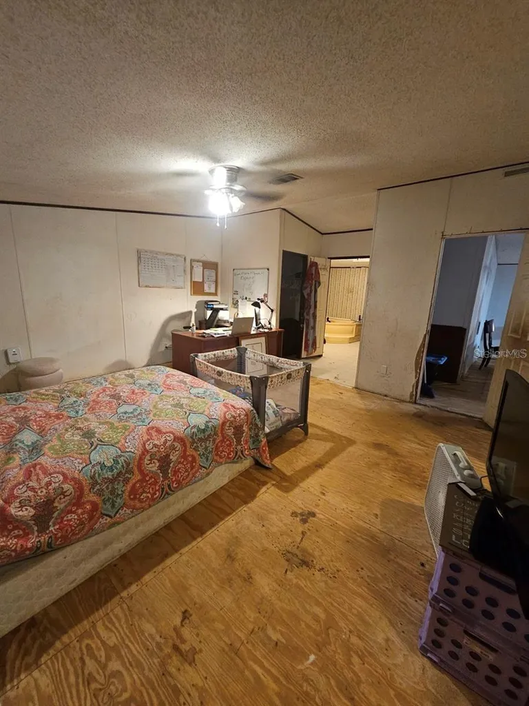 18111 SE 24th Street Silver Springs FL 34488