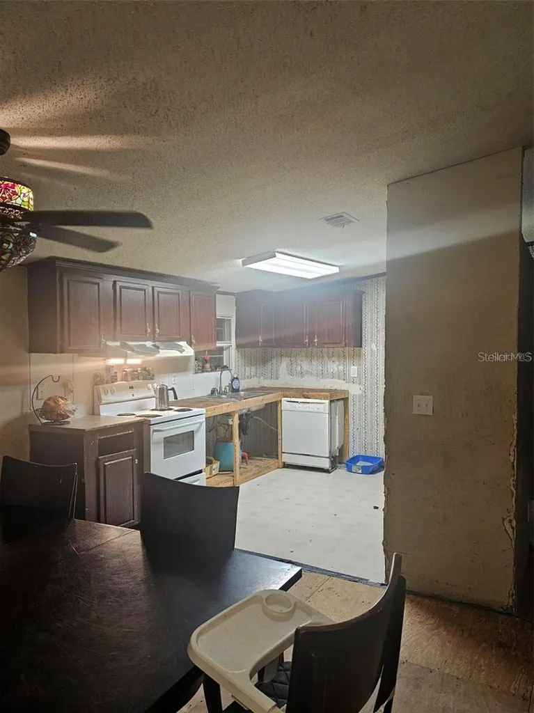 18111 SE 24th Street Silver Springs FL 34488