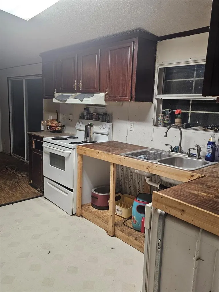 18111 SE 24th Street Silver Springs FL 34488